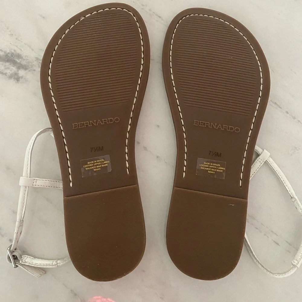 🆕 Bernardo T-strap Sandals